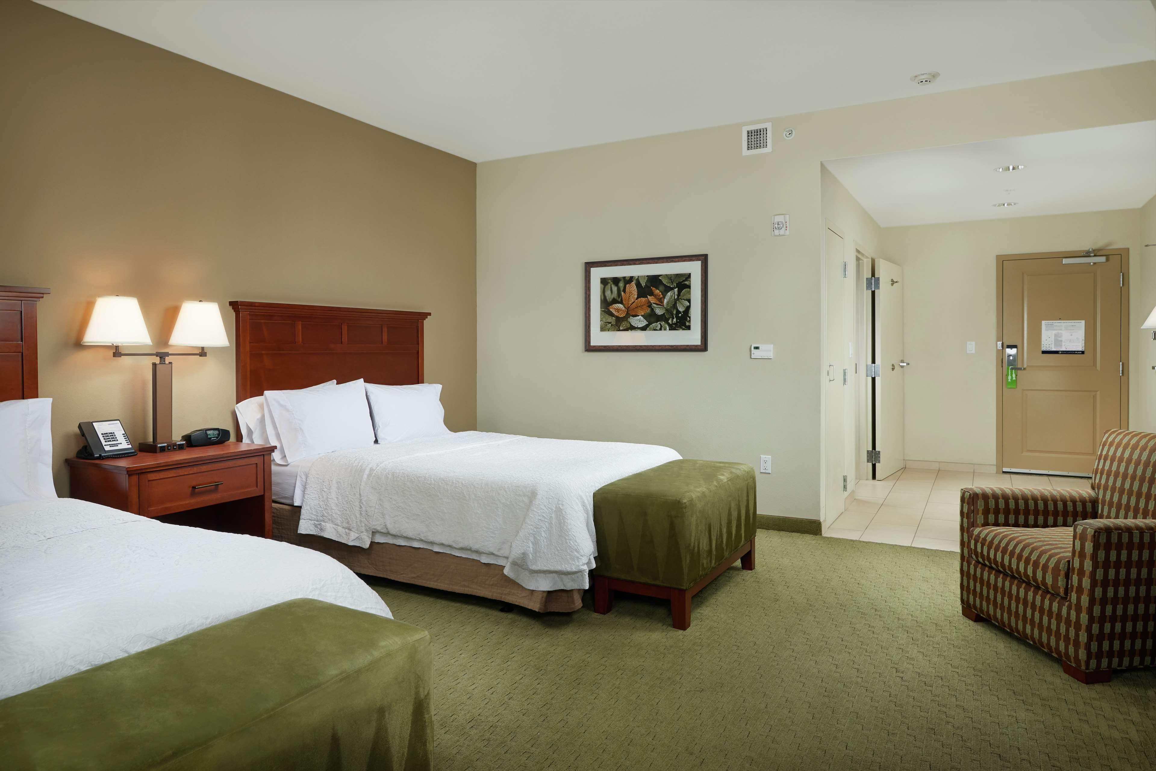 Hampton Inn And Suites Salem Exterior foto